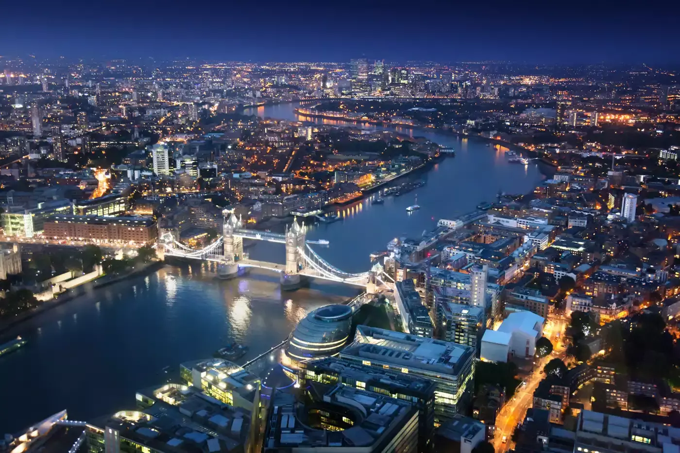 ✈ 8-Day Dublin & London Vacation with Air from Great Value Vacations