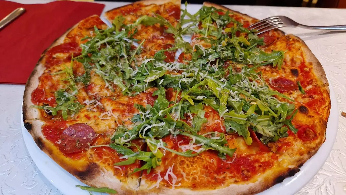 Eine Pizza oder Pasta wählen, eine kostenlos dazu bekommen