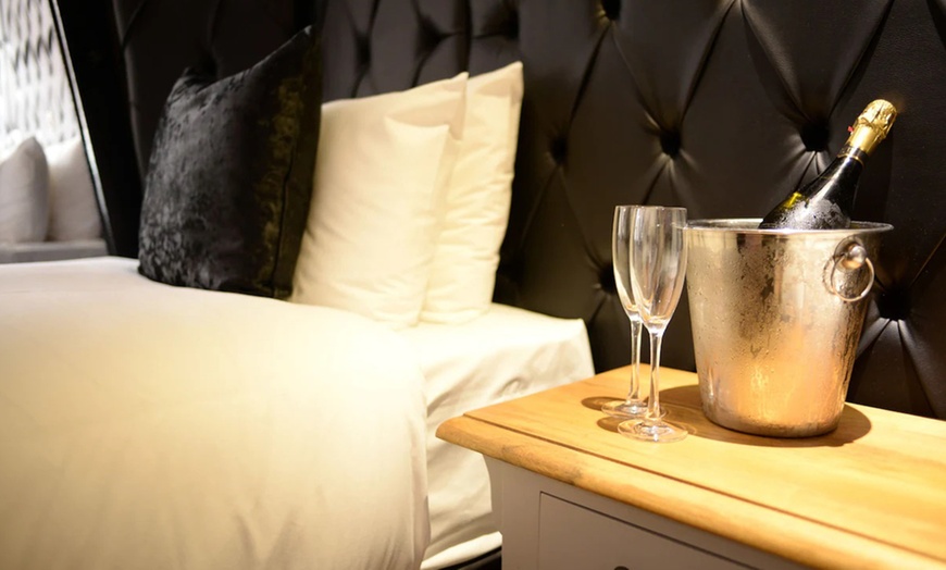 Image 9: Liverpool: Luxury Double Room with Jacuzzi, Prosecco, & Late Checkout