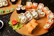 Sushi-Platte mit Vorspeise, Dessert und Getränk für 2 oder 4 Personen (bis zu 33% sparen) - Second Medium