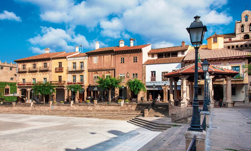 Image 10: ¡Vive el mediterráneo! Entrada al Poble Espanyol para hasta 4 personas