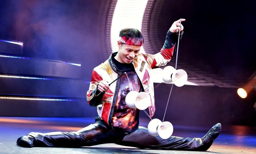 Image 10: Kölner Weihnachtscircus: 1 Ticket vom 28.11.2025 bis 30.12.2025