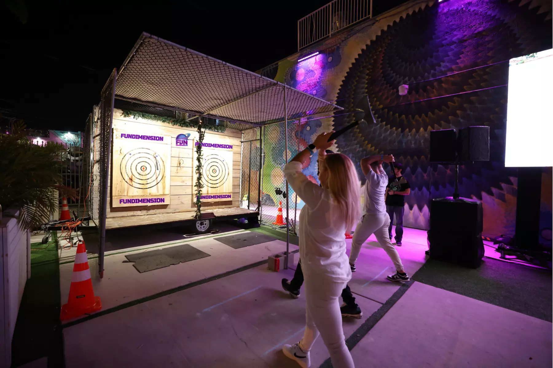 Axe Throwing & Arcade Games – Miami