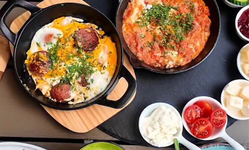 Image 1: Türkischer Frühstücksteller inkl. Heißgetränk für 1, 2 oder 4 Personen