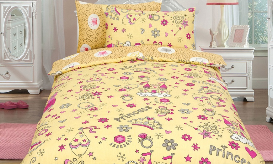 Image 9: Kids Reversible Duvet Set