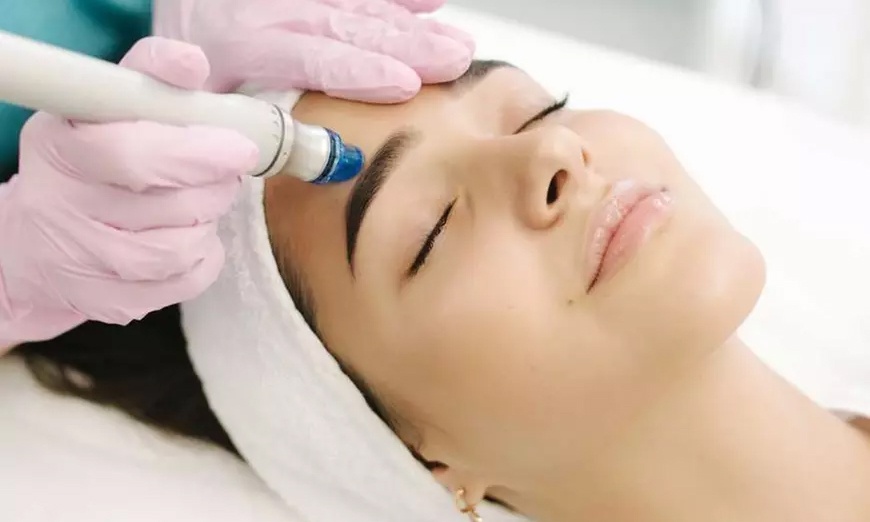 Image 2: Refresh and Renew with a 30, 60, or 90-Minute Hydrafacial