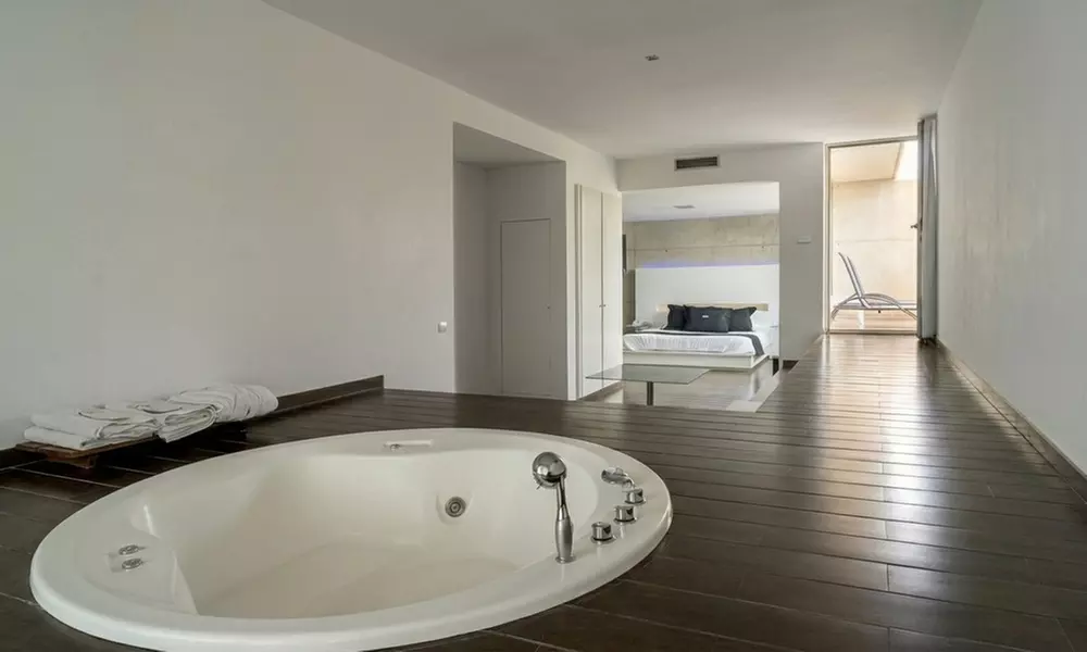 Castellón: suite junior o máster privada a elegir