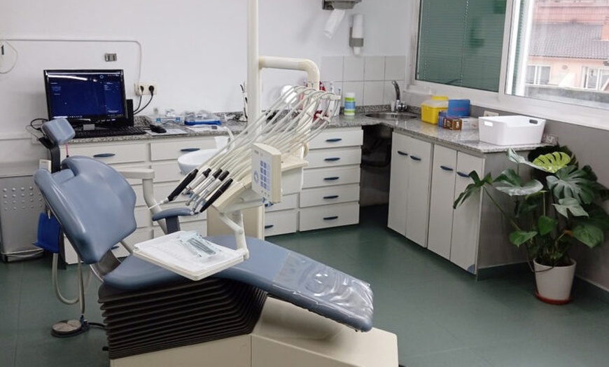 Image 2: Descuento en ortodoncia con alineadores invisibles en 1 o 2 arcadas