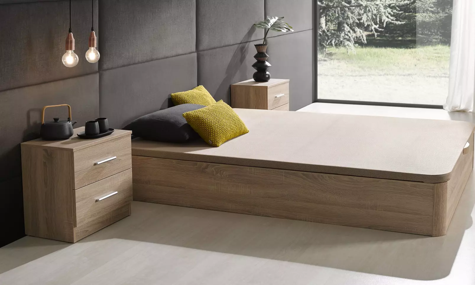 Canapé de madera con base tapizada