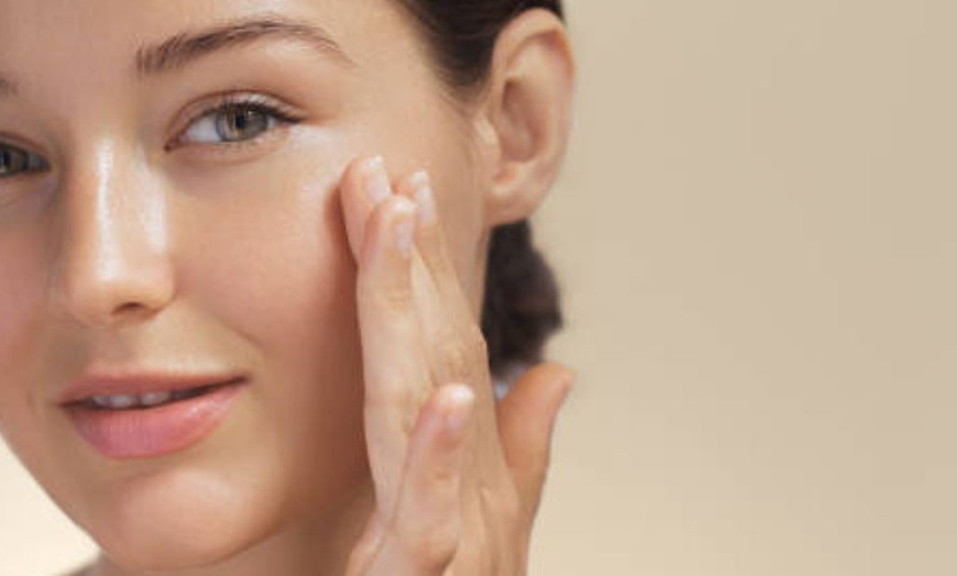 Image 3: 1 o 2 sesiones de exosomas con Dermapen en rostro completo para 1