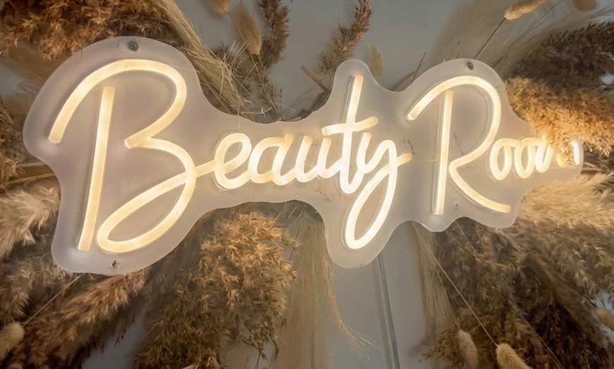 Image 3: Microdermabrasion, Microneedling oder Kombipaket mit Gesichts-Massage 