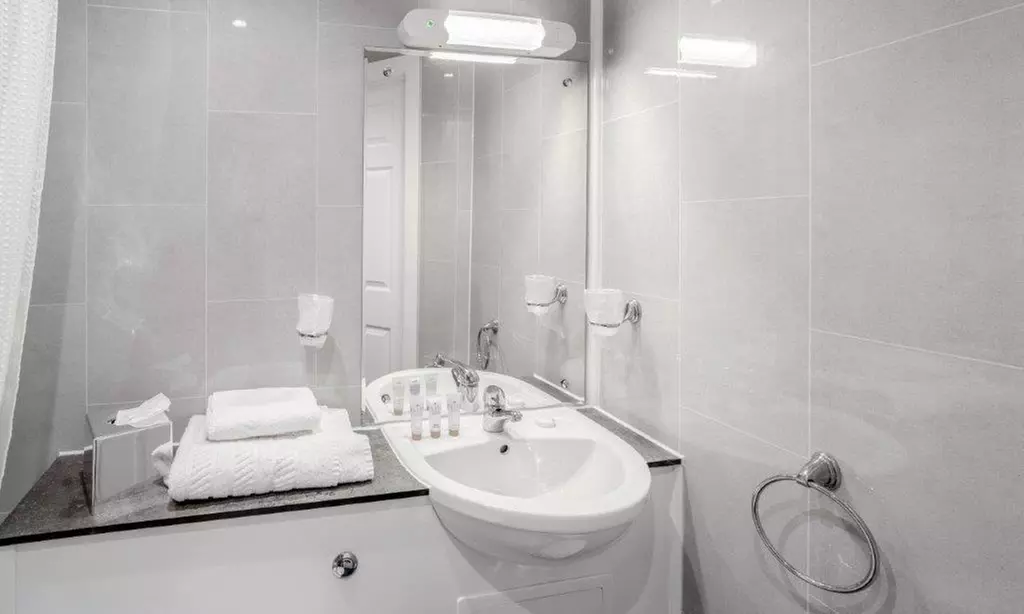 4* Newcastle upon Tyne: Standard Double or Twin Room Stay w/ Breakfast