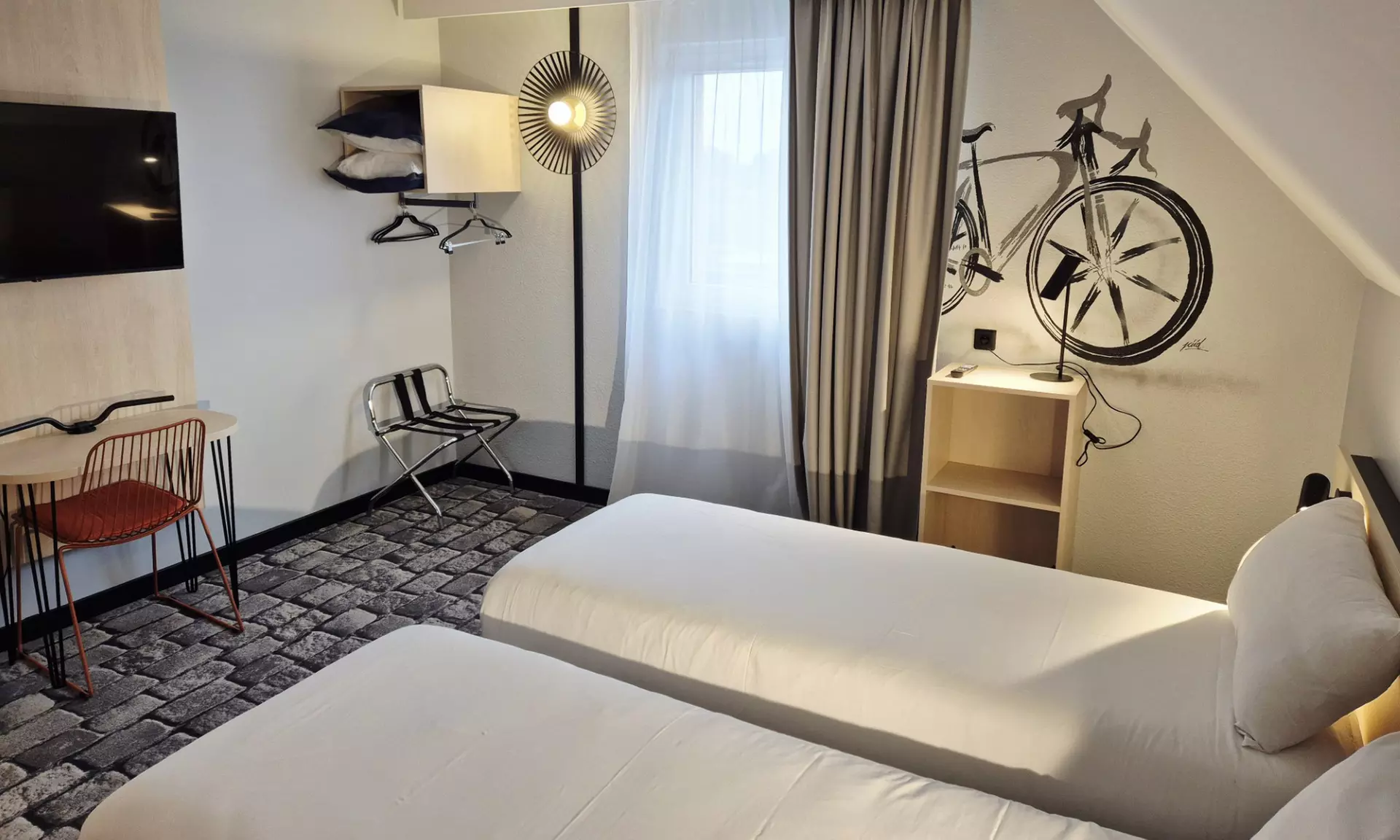 Villeneuve d'Ascq : séjour en chambre double avec petit-déjeuner