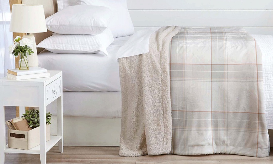 Image 24: Manta Sherpa suave y cálida