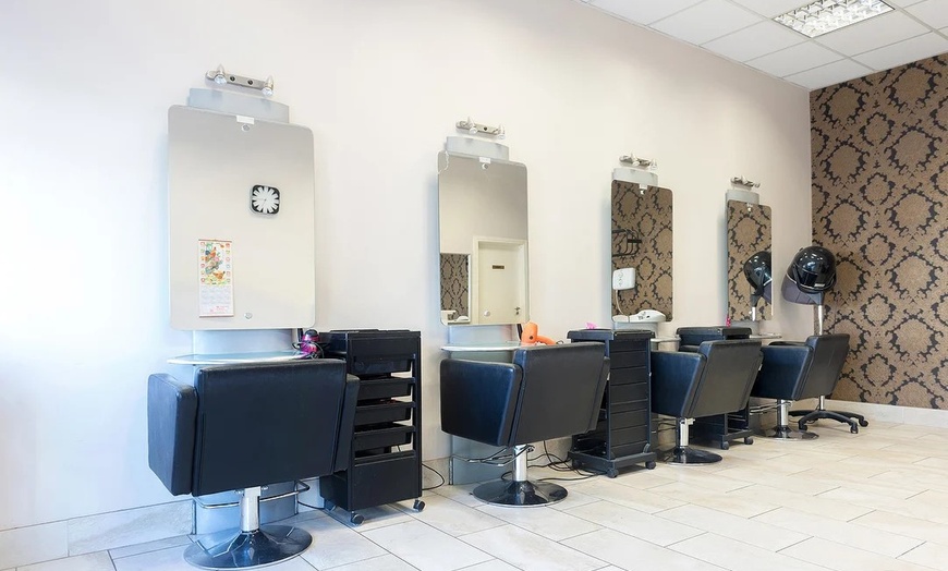 Image 2: Revamp Your Look with Stunning Color and Highlights!