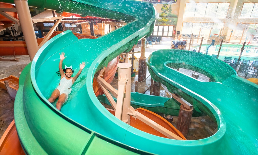 Image 3: Enjoy Indoor Water Park Fun & Family Suites at Great Wolf Lodge 
