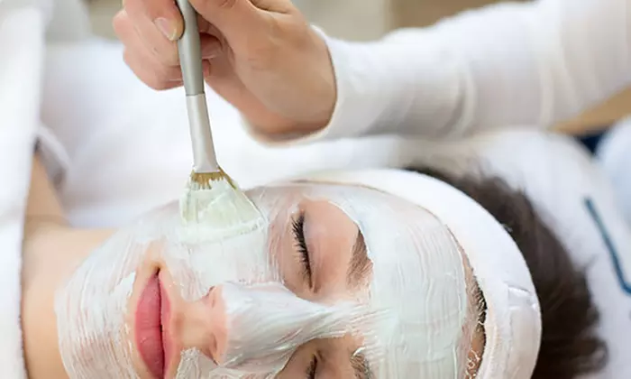 Upto 68%Off on Facials at Divine Skin and Beauty