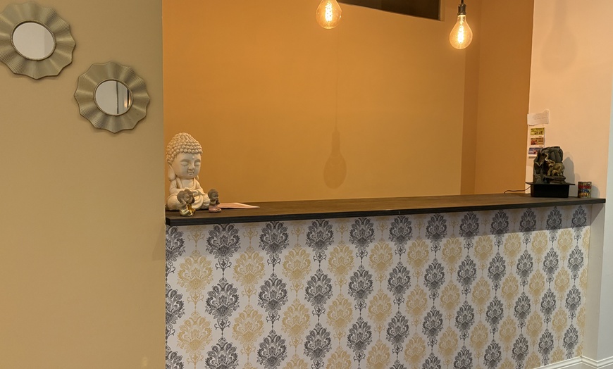 Image 4: Aromaterapia y masaje facial con head spa japonés