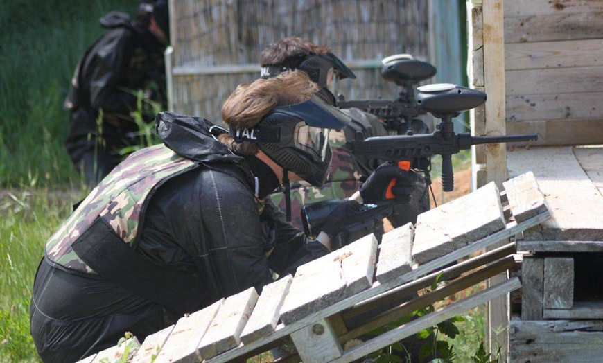 Image 5: Paintball en pleine nature avec 500 billes sur 6 terrains extérieurs