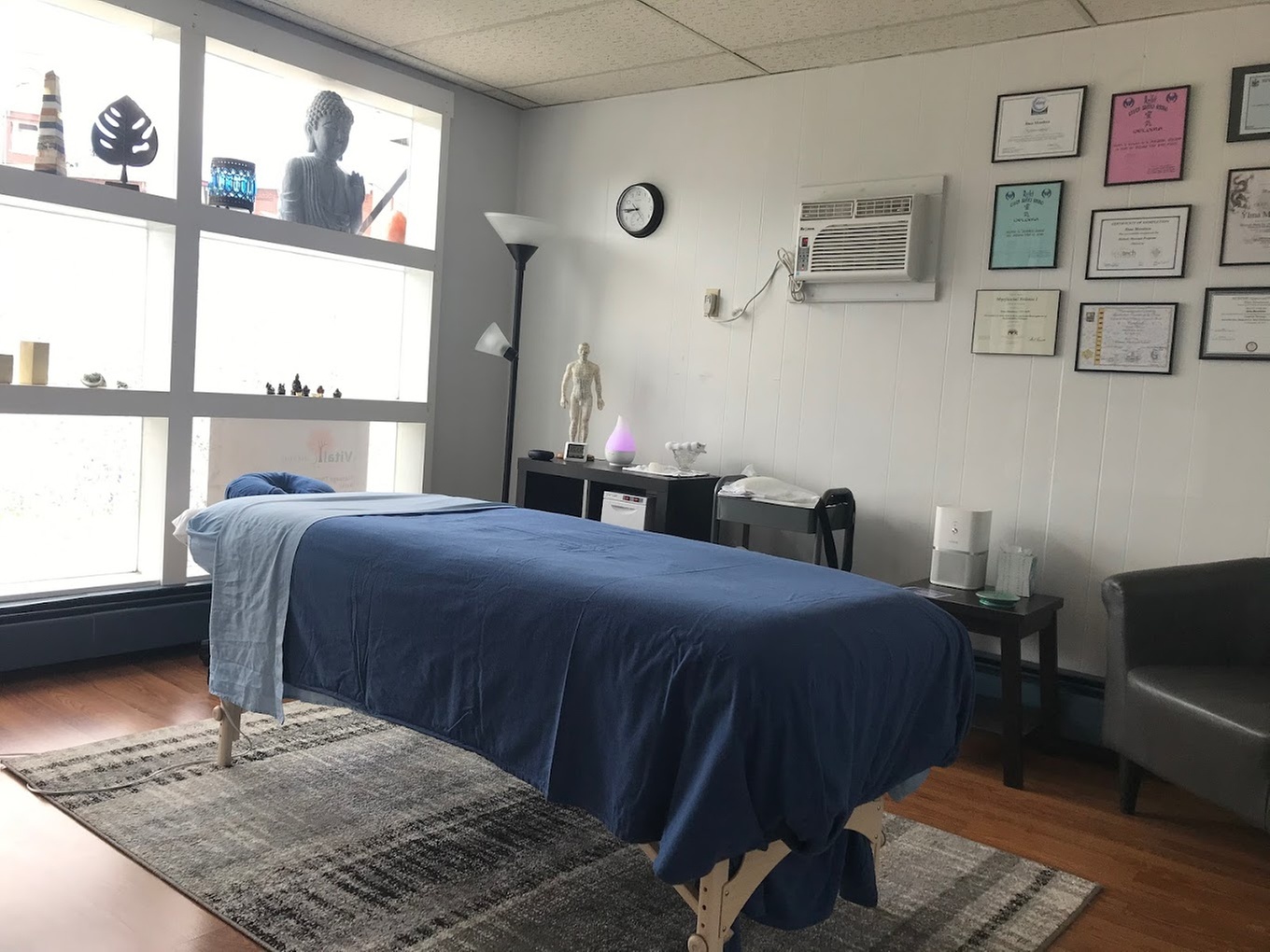 Elevate Your Wellness: 60 or 90-min Tailored Deep Tissue Massage