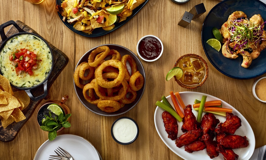 Image 2: Fire-Cooked Summer Dinner For 2 or 4 at Fireside Great Wolf Lodge