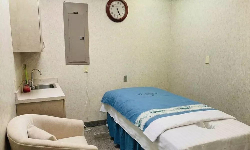 Up to 55% Off on Couples Massage at Aura Room Massage