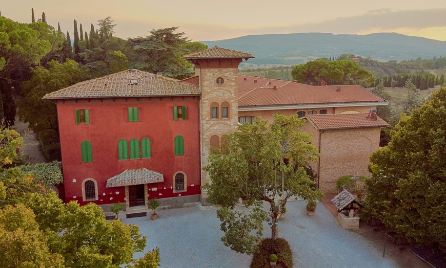 Image 1: Siena 4*: soggiorno con colazione, cena e piscine termali