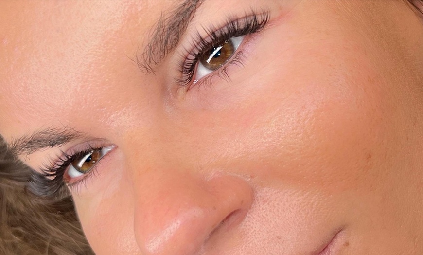 Image 7: Discover Fuller Lashes with Expert Care: Choice of Eyelash Extensions