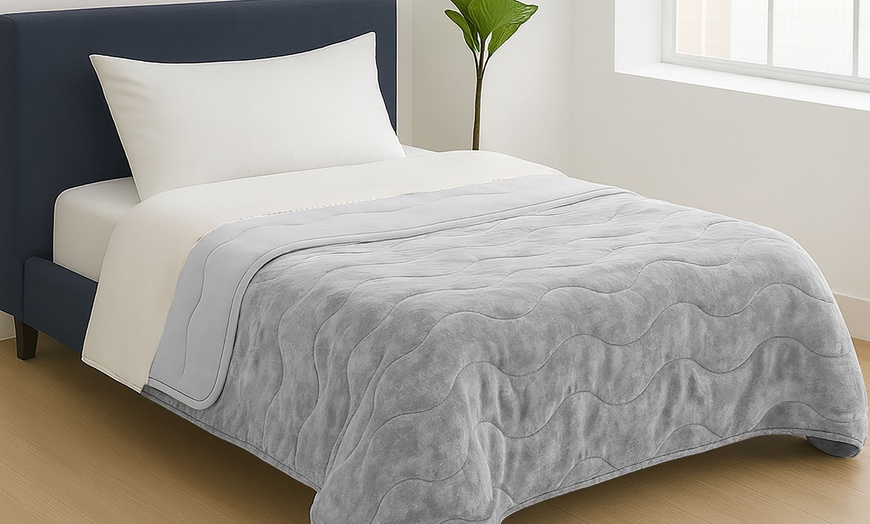 Image 5: Sprei met perzikhuid-behandeling