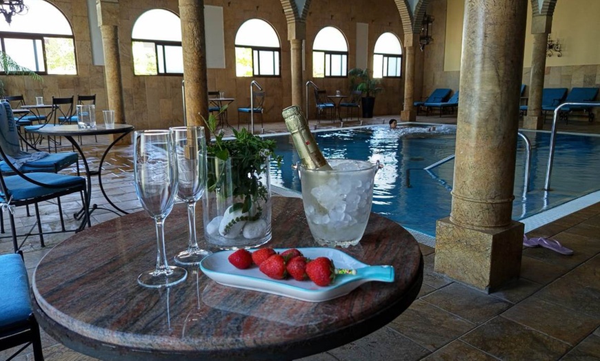 Image 1: Circuito Termal y Naturaleza: Hotel Balneario Marmolejo