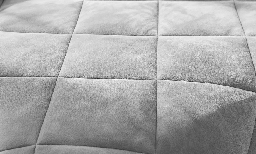 Image 12: Trapunta in velluto Irina