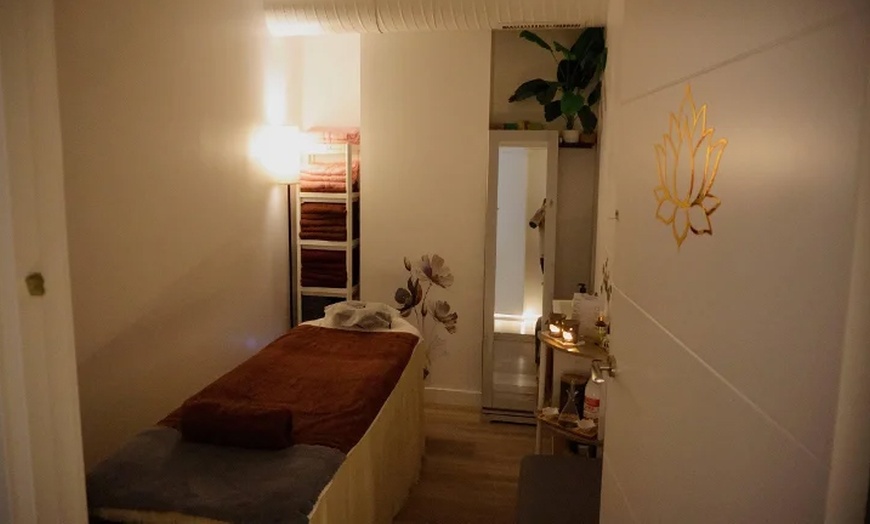 Image 5: Hasta 67% de dto. en Masaje - Cuerpo completo en Back and Foot Massage