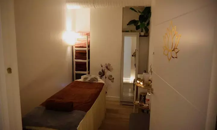 Masaje corporal con opción a reflexología podal o masaje cráneo facial para 1 persona, ahorra hasta un 57% - Second Medium