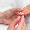 Image 1: Manicura y pedicura con esmaltado normal o semipermanente