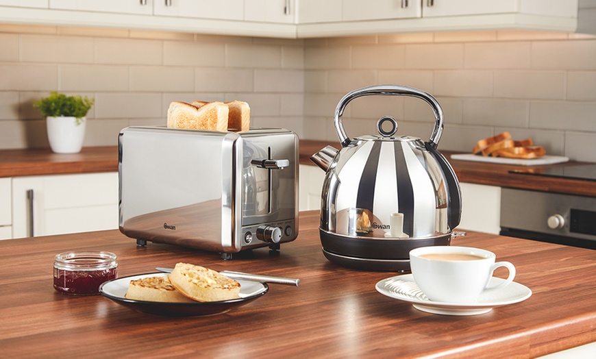 Image 9: Swan Kitchen Appliance Set