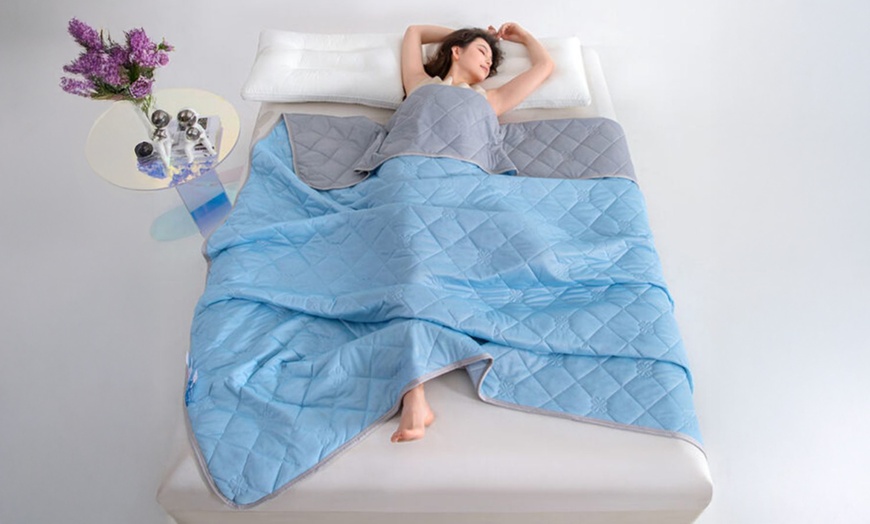 Image 11: Solid Colour-Design Printed Summer Cool Quilt