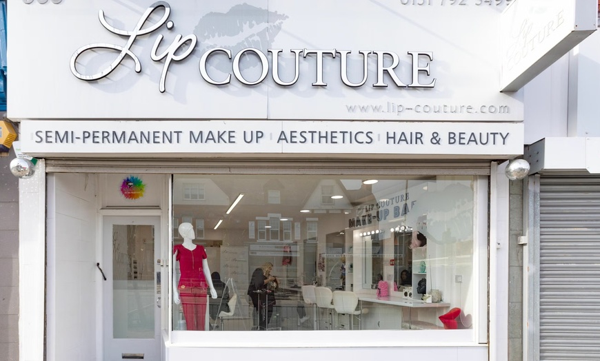 Image 6: Spray Tan with a Wax and Tint