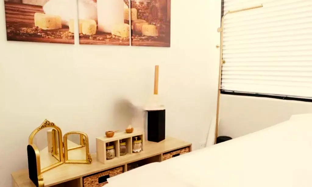 1,3 or 5 60 Minute Lymphatic Drainage Massage for 1