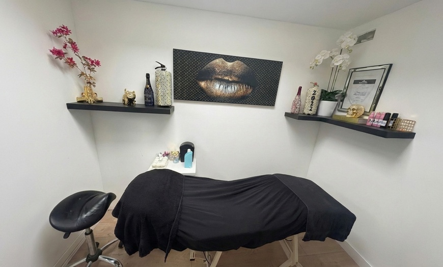 Image 2: Elegantie of glamour met een professionele set wimpers naar keuze