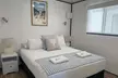 Phillip Island: Deluxe 2 or 3 Bedroom Cabin with Wine and LCO at Kaloha Holiday Resort - Image 6