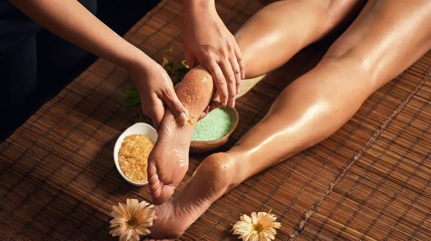 24k Gold Signature Massage / Ayurvedic Joint & Muscle Renewal Massage