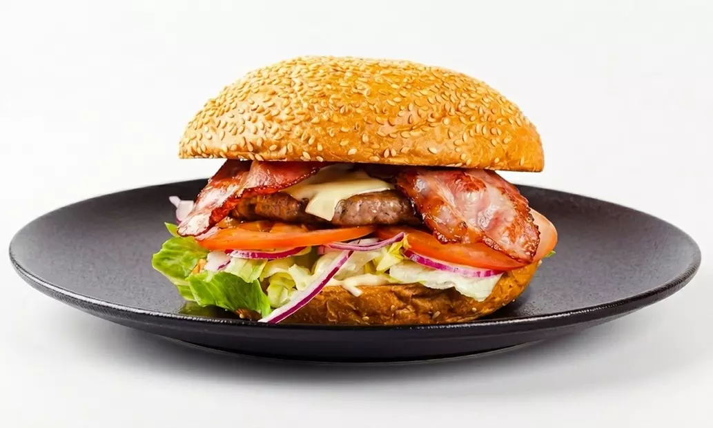 1-4 Jumbo-Pizzen oder Burger nach Wahl – zur Abholung oder vor Ort