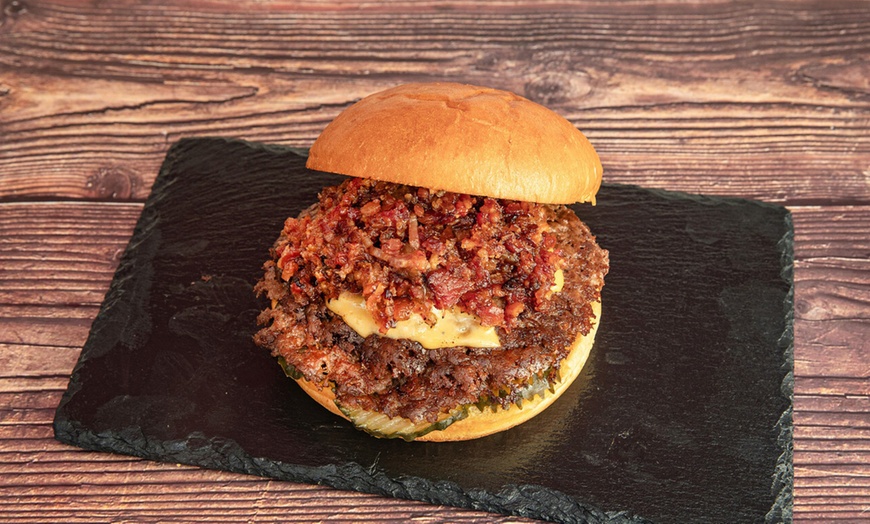 Image 15: Menú de hamburguesa con entrante, postre y bebida para 2 o 4 personas