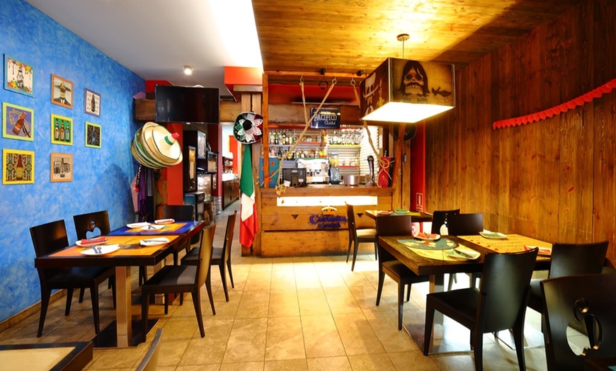 Image 10: ¡Ándale! Menú mexicano para 2 personas con opción a margaritas