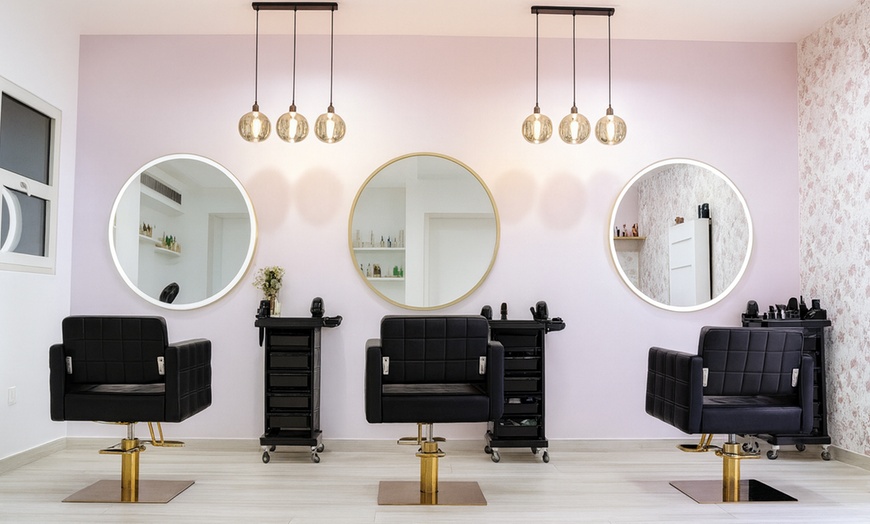 Image 3: 45 Min Classic Moroccan Bath w/ Body Scrub, Hair Wash, Blowdry & More