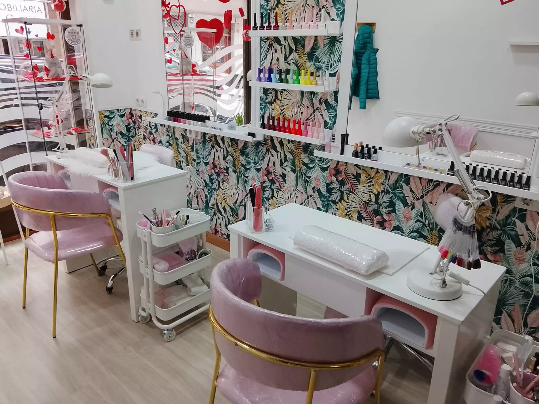 Sesión de manicura, pedicura exprés o primera puesta (gel o acrílico)
