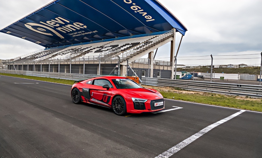 Image 3: Taxi- / Race-Experience mit BMW, Audi oder WestField Cup für 1 Person