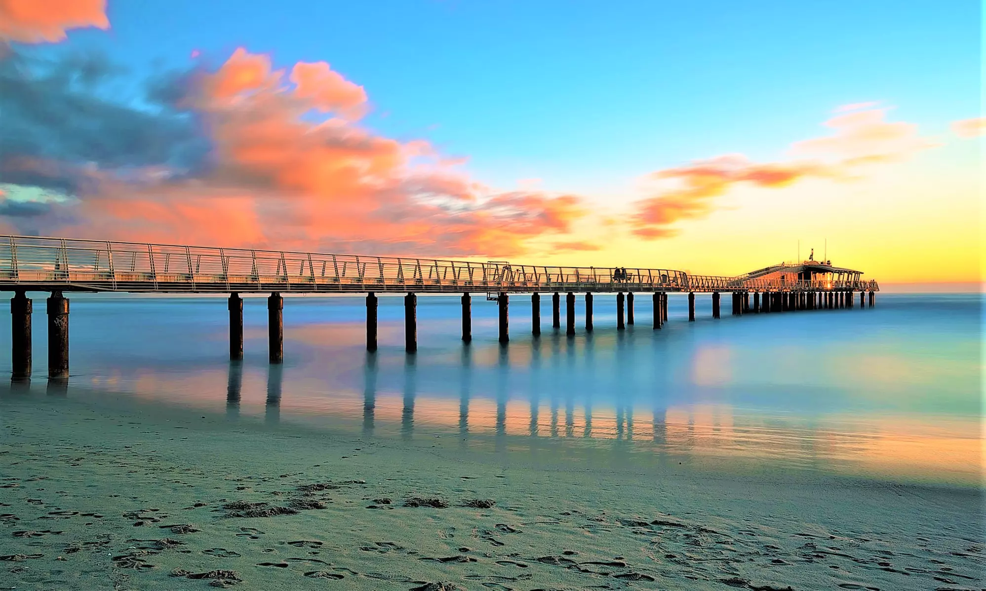 Lido di Camaiore: camera matrimoniale con colazione e apertivo per 2 persone all'Hotel Burlamacco - Primary Image