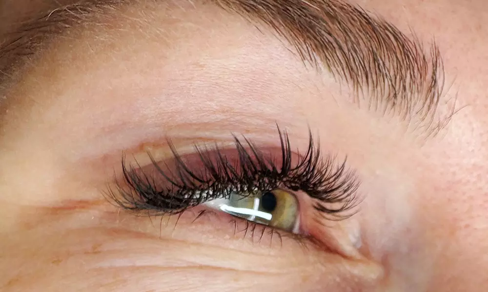 Achieve Fuller Lashes with Classic Eyelash Extension Options