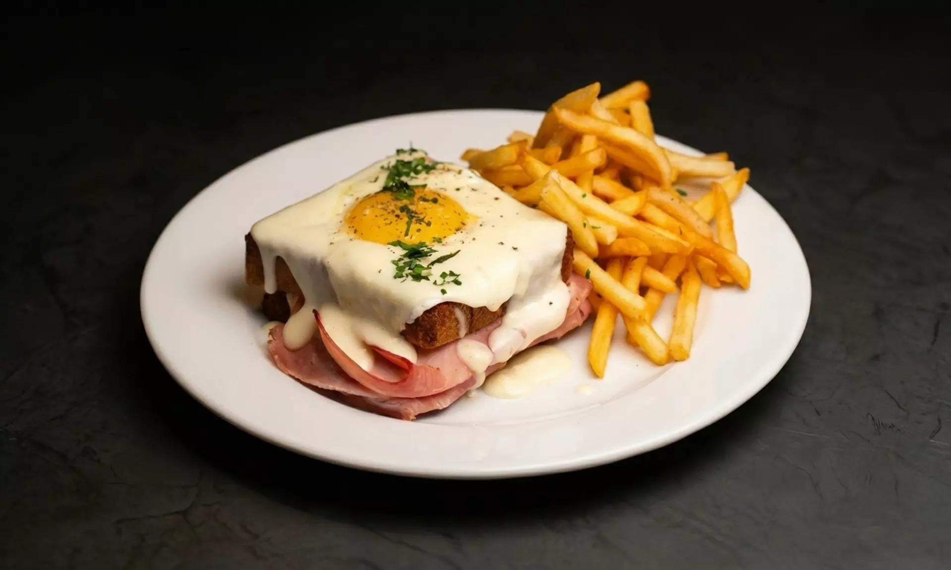 A Unique Modern French Brasserie in Midtown Atlanta’s Peacherie